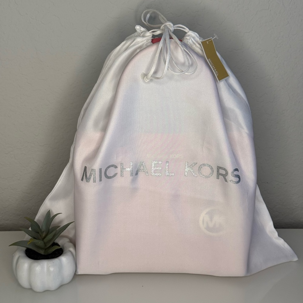 MICHAEL KORS Medium Mercer Messenger Bag in Tea Rose with Dust Bag!! NWT - Picture 10 of 10